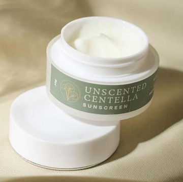 Unscented Centella Sunscreen dari Runa Skin: Sunscreen Viral dan Murah, Hanya 30 Ribuan, Lho!