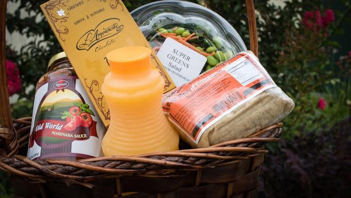 5 Alternatif Isi Hampers yang Bisa Kamu Berikan pada Kerabat yang Sedang Isoman 5 Alternatif Isi Hampers yang Bisa Kamu Berikan pada Kerabat yang Sedang Isoman