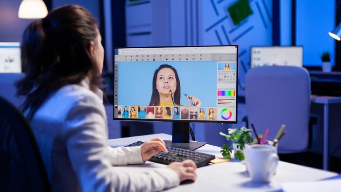 Nggak Punya Skill Desain Grafis? 3 Website Ini Jadi Jalan Keluarnya