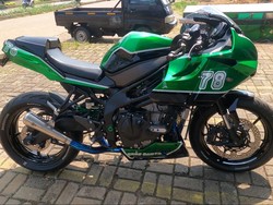 Menolak Takdir, Kawasaki Ninja ZX-25R Ini Dimodifikasi Jadi Motor Cafe Racer