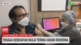 VIDEO: Tenaga Kesehatan Mulai Terima Vaksin Moderna