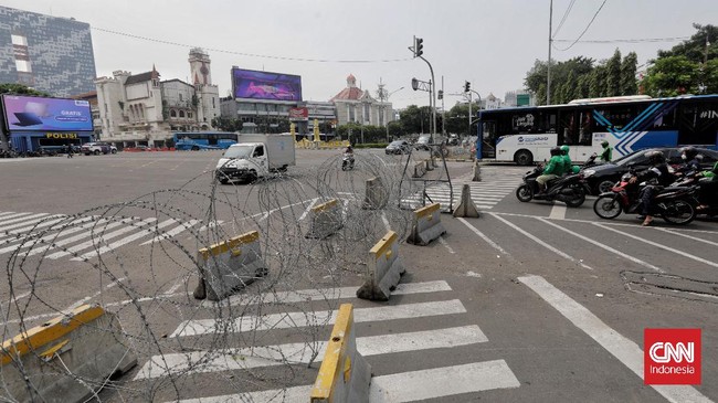 Seruan aksi massa 'Jokowi End Game' yang ramai di media sosial beberapa hari lalu senyap di dunia nyata.