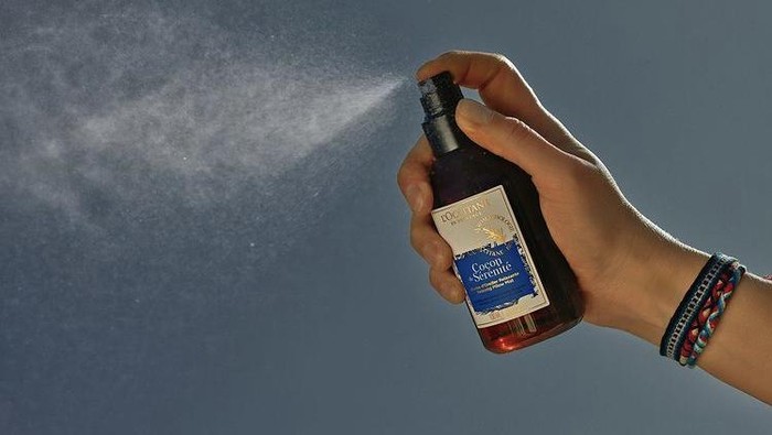 Ciptakan Tidur Nyenyak Berkualitas, Ini Rekomendasi Pillow Spray yang Bisa Kamu Coba Ciptakan Tidur Nyenyak Berkualitas, Ini Rekomendasi Pillow Spray yang Bisa Kamu Coba