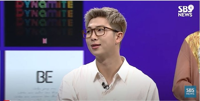 RM, sang leader menjelaskan tentang inspirasi musik mereka di tengah pandemi covid-19 yang menyerang seluruh dunia.(foto:youtube/SBSnews)