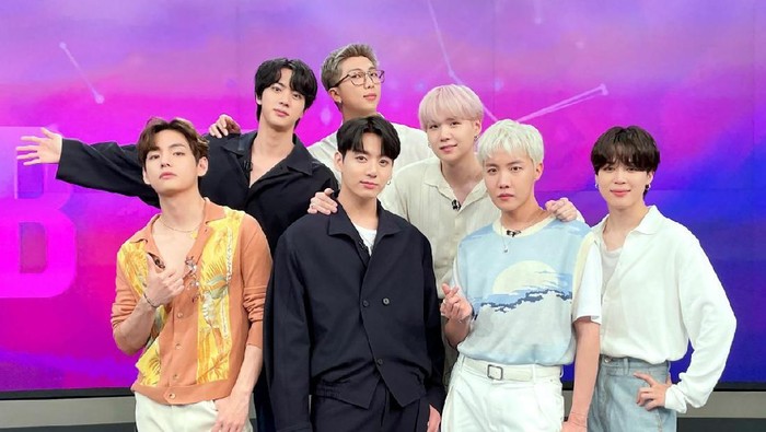 Akhirnya! BTS Akan Tampil Bareng Chris Martin Coldplay Bulan September Ini