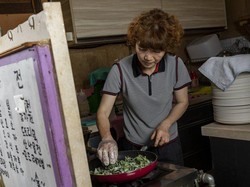 Rutin Konsumsi Makanan Organik, Wanita Ini Sembuh dari Kanker Usus Besar