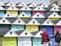 FOTO: Harga Fantastis Pondok Warna-Warni di Pantai Inggris