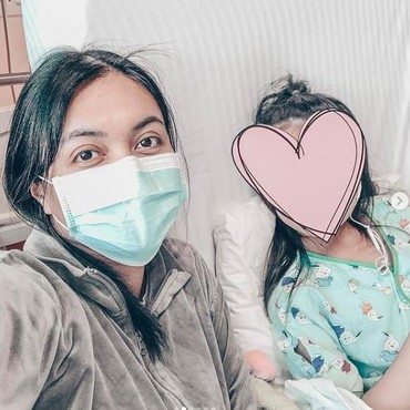 Cara Manis Denada Sampaikan Kabar Aisha Gagal Masuk Sekolah di Singapura