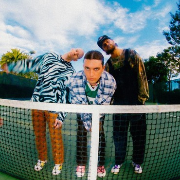 Eksklusif, LANY Beberkan Makna di Balik Lagu Baru & Janji Konser 2022