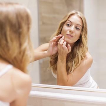 img-title Skincare Routine yang Secara Nggak Sadar Jadi Penyebab Pori-Pori Tampak Lebih Besar