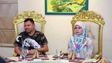 PESTA PERNIKAHAN SARAH MENJADI SOROTAN DI TAHUN 2004