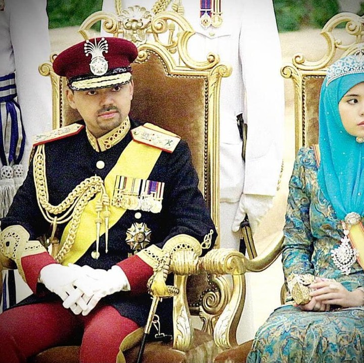 <p>Al-Muhtadee Billah merupakan putra tertua Sultan Hassanal Bolkiah dan Ratu Saleha. Ia mempersunting Sarah pada 9 September 2004. (Foto: Instagram: @bruneiroyalfamily)</p>