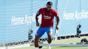 Memphis Depay Cetak Gol Perdana, Barca Hajar Girona