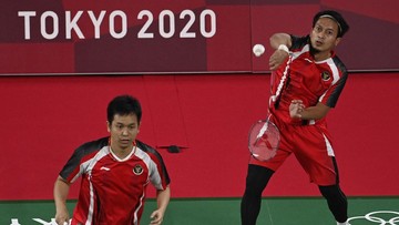 Mohammad Ahsan menghentikan pertandingan dan meminta wasit membenarkan skor setelah wasit tidak memberi poin untuk ganda Malaysia di Olimpiade Tokyo.