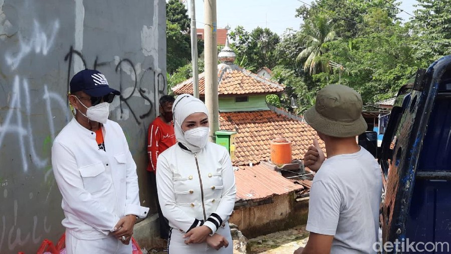 bella shofie bantu sesama