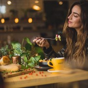 4 Trik Makanan untuk Meningkatkan Nafsu Makan Saat Anosmia