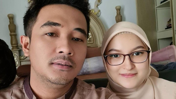 Claudya Harida dan Aswin Yanuar Claudya Harida dan Aswin Yanuar