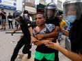 FOTO: Presiden Tunisia Pecat PM Buntut Demo Penanganan Covid