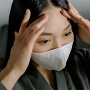 Makeup Nempel di Masker Emang Bikin Kesel, Ini Tips Makeup Stay Antigeser