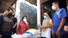Risma Evaluasi Data Penerima Bansos Usia 20 Tahun ke Bawah