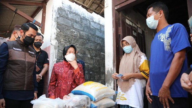 Mensos Risma menganggap penerima bansos usia 20 tahun ke bawah sebetulnya masih bisa lebih produktif, sehingga harapnya tak bergantung pada bansos.
