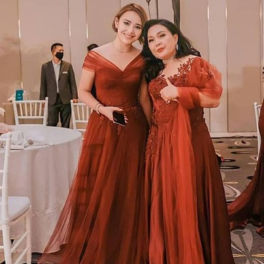 Janji Pilu Amanda Manopo di Depan Pusara Sang Ibunda