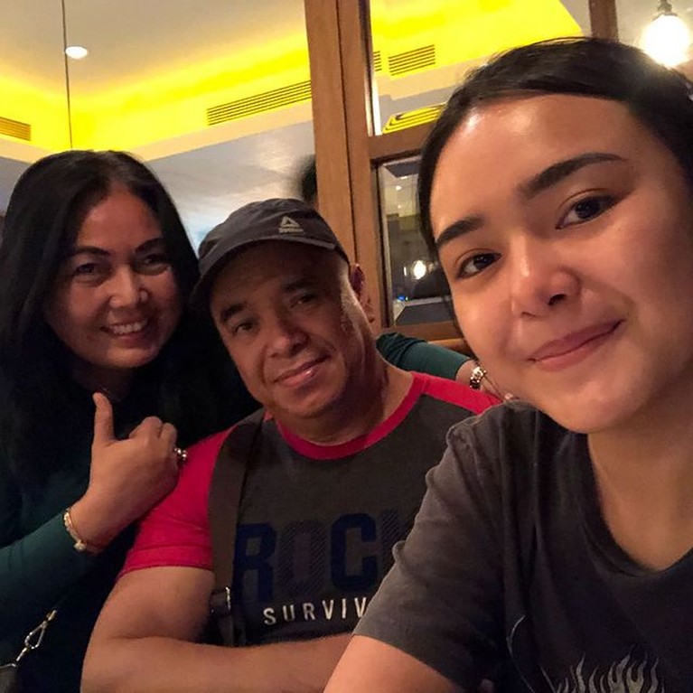 Henny Manopo ibunda tercinta Amanda Manopo meninggal dunia pada minggu (25/7). Yuk kita intip momen kenangan mereka!