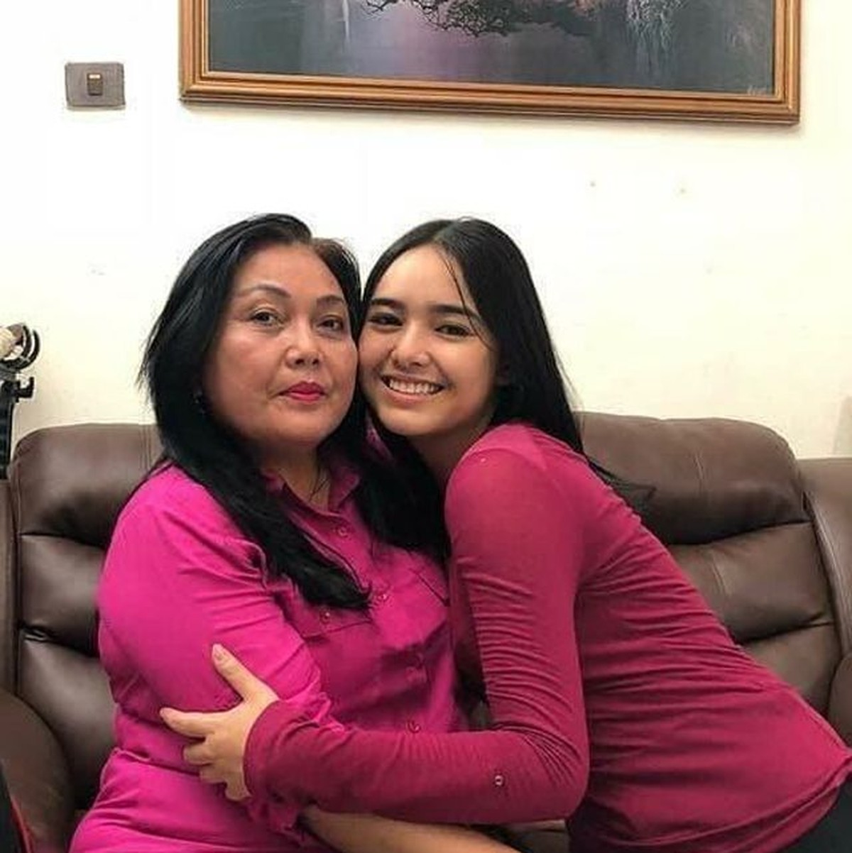 Henny Manopo ibunda tercinta Amanda Manopo meninggal dunia pada minggu &lpar;25&sol;7&rpar;&period; Yuk kita intip momen kenangan mereka&excl;