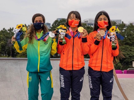 Wow! Bocah Perempuan 13 Tahun Sabet Medali Emas di Olimpiade Tokyo