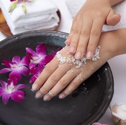 Murah Tapi Nggak Murahan, 5 Pilihan Body Scrub di Bawah 50 Ribu Ini Bisa Kamu Coba!