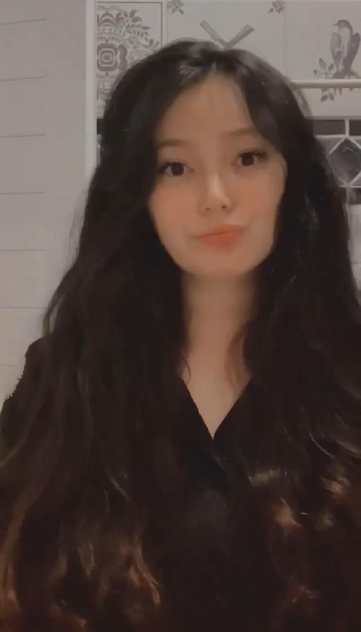 Asmirandah mengalami kenaikan berat badan paska hamil dan melahirkan namun ia berhasil menurunkan berat sebanyak 15kg&period; Yuk intip&excl;