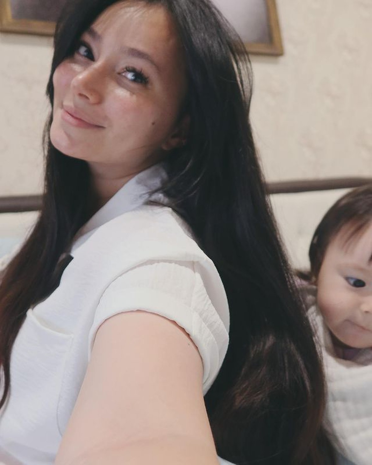 Asmirandah mengalami kenaikan berat badan paska hamil dan melahirkan namun ia berhasil menurunkan berat sebanyak 15kg&period; Yuk intip&excl;