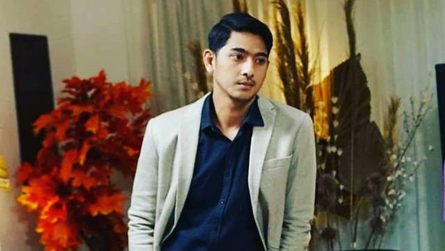 Arya Saloka tengah naik daun setelah membintangi sinetron 'Ikatan Cinta'. Yuk kita intip pesonanya!
