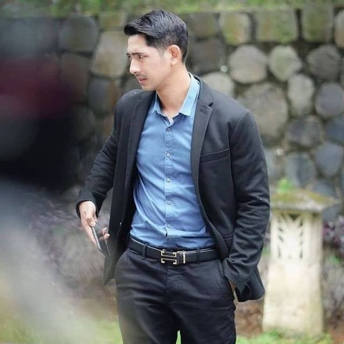 Arya Saloka tengah naik daun setelah membintangi sinetron 'Ikatan Cinta'&period; Yuk kita intip pesonanya&excl;