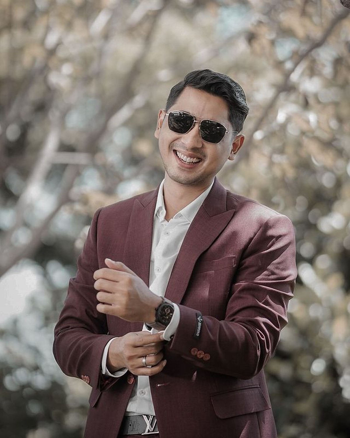 Arya Saloka tengah naik daun setelah membintangi sinetron 'Ikatan Cinta'&period; Yuk kita intip pesonanya&excl;