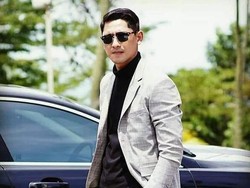 Pesona Arya Saloka Saat Memakai Jas Perankan Aldebaran Bikin Klepek-klepek