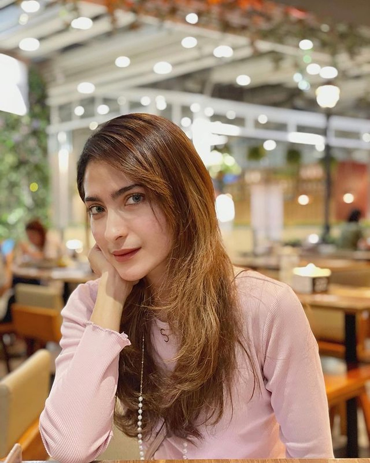 Curhatan seorang netizen melalui video TikTok tentang seorang pelakor menyeret nama artis sinetron Shirin Safira&period; Yuk intip potretnya&excl;