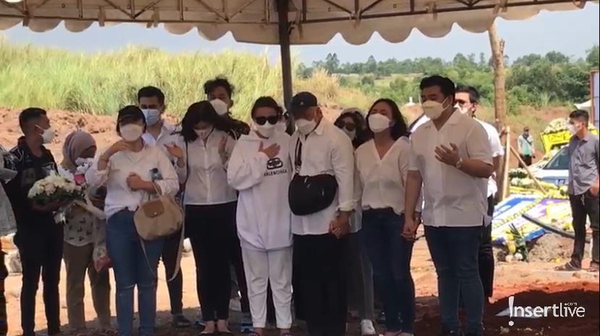 Prosesi Pemakaman Ibunda Amanda Manopo