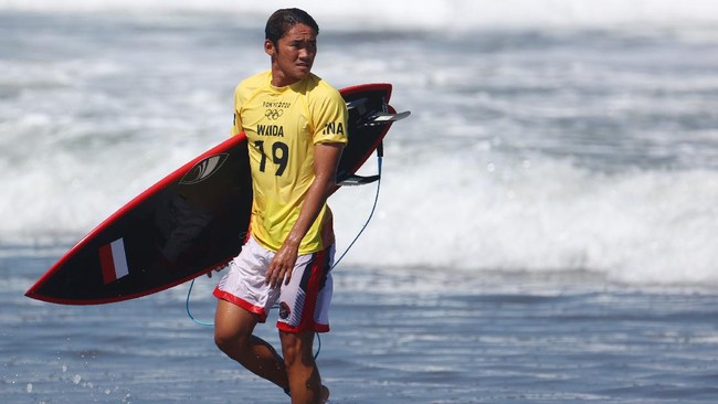 Peselancar Indonesia Rio Waida meminta maaf usai kalah pada 16 besar Olimpiade Tokyo setelah dikalahkan peselancar nomor 6 dunia asal Jepang, Kanoa Igarashi.