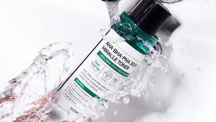 Beneran Nggak Sih, Skincare AHA dan BHA Hanya Boleh Digunakan Malam Hari?