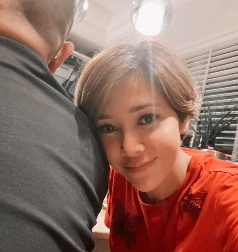 Pasangan yang menikah pada tahun 2018 ini tak ingin punya anak. Yuk intip momen mesra Maia dan Irwan!