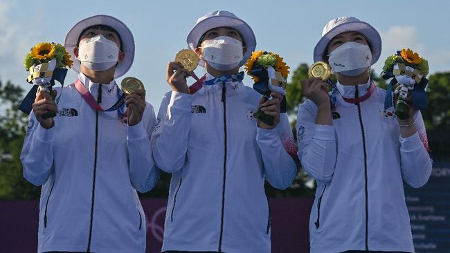 Panitia Olimpiade 2020 Tokyo melakukan blunder memutar lagu BLACKPINK di podium tim panahan Korsel yang sebelumnya meminta lagu BTS.