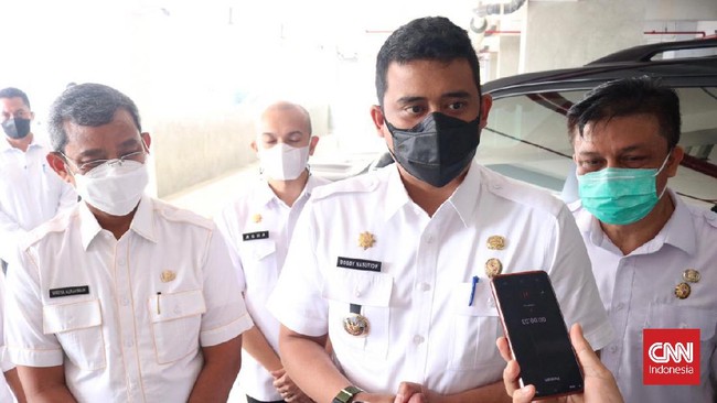 Wali Kota Medan Bobby Nasution mencopot Plt Kepala Dinas Kesehatan Kota Medan Syamsul Arifin Nasution yang sempat terpapar Covid-19.