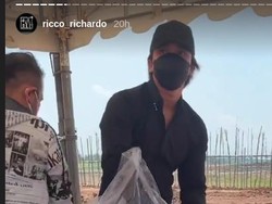 Billy Syahputra Hadir di Pemakaman Ibu Amanda Manopo, Ikut Tabur Bunga