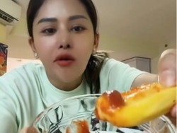 Cara Makan Nangka ala Farida Nurhan, Dicocol Minyak Cabai dan Saus Sambal