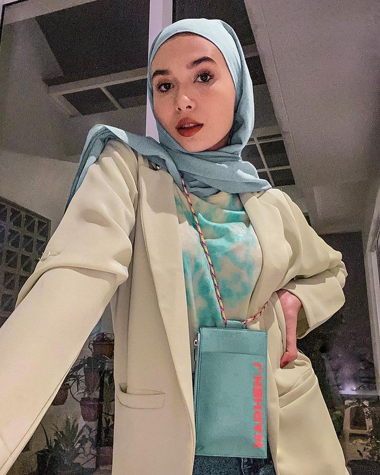 Foto Cantik Daniella Kharishma Selebgram Blasteran yang Jadi Mualaf Foto Cantik Daniella Kharishma Selebgram Blasteran yang Jadi Mualaf