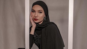 img-title Sebelum Mualaf, Daniella Kharishma Ngaku Alami Kekerasan Sejak Kecil