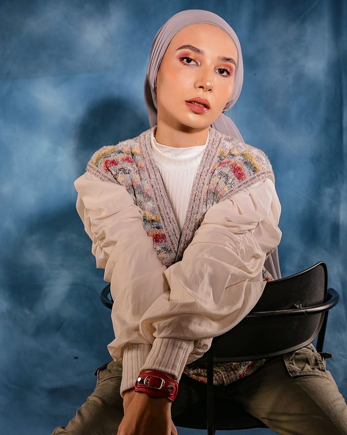 Foto Cantik Daniella Kharishma Selebgram Blasteran yang Jadi Mualaf