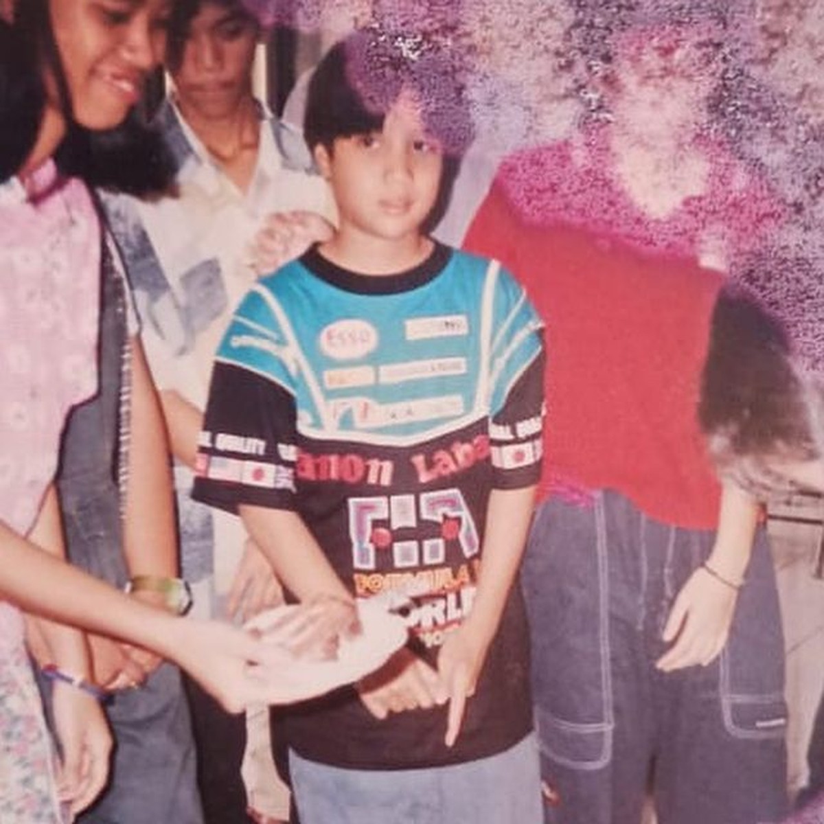 Foto masa kecil Dikta dengan gaya rambut Korean style dikatakan mirip aktor Korea Ji Chang Wook hingga Kai EXO&period; Yuk intip&excl;