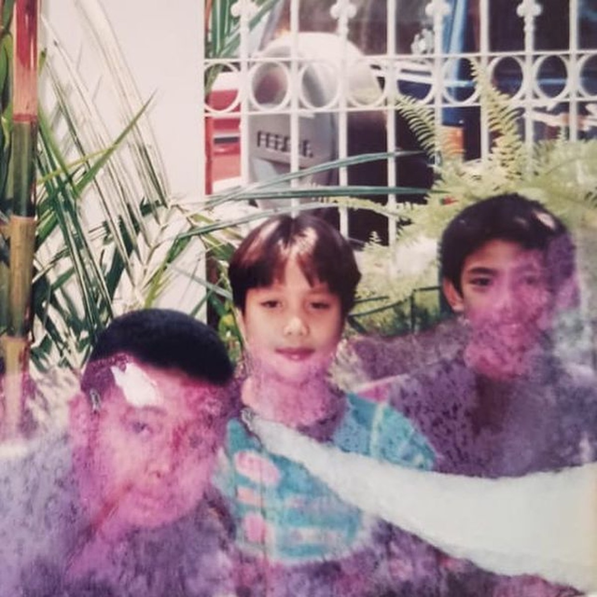 Foto masa kecil Dikta dengan gaya rambut Korean style dikatakan mirip aktor Korea Ji Chang Wook hingga Kai EXO&period; Yuk intip&excl;